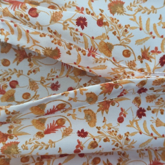 Rose & Olive Orange/Cream Flowy Top - Size 1X - Picture 4 of 5